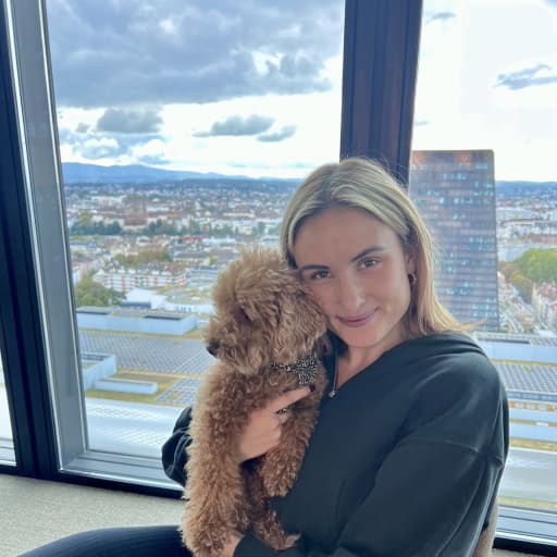Profile image for pet sitter Nina