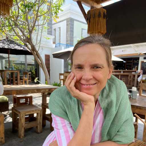 Profile image for pet sitter Lydia