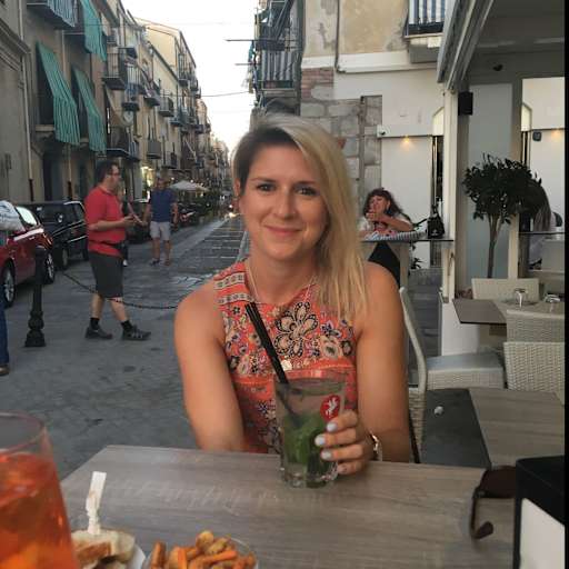 Profile image for pet sitter Amy