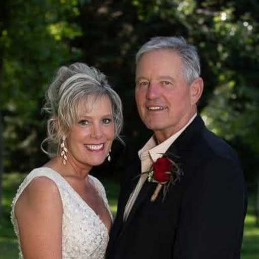 Profile image for pet sitters Trisha & Larry