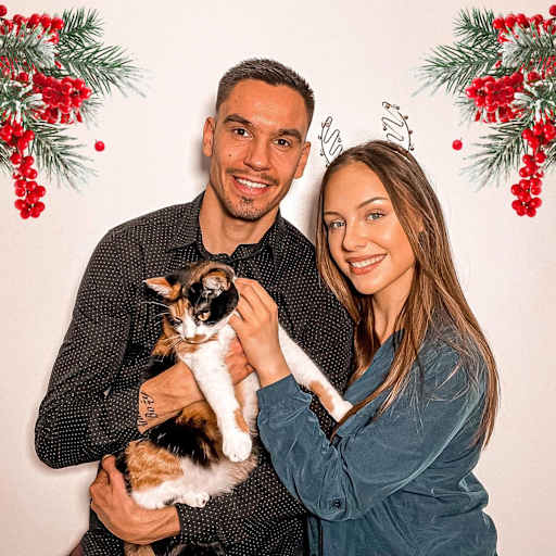 Profile image for pet sitters Valentine & Lucas