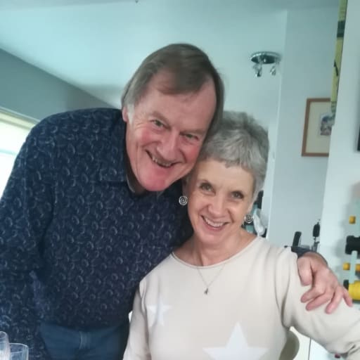 Profile image for pet sitters LOUISE & Bill