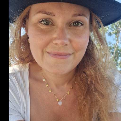 Profile image for pet sitter Eline