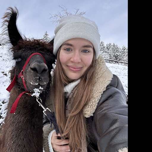 Profile image for pet sitters Iryna & Andrii