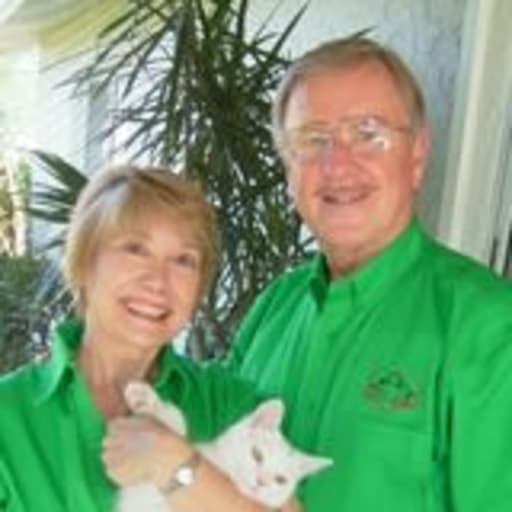 Profile image for pet sitters Lesley & Raymond 