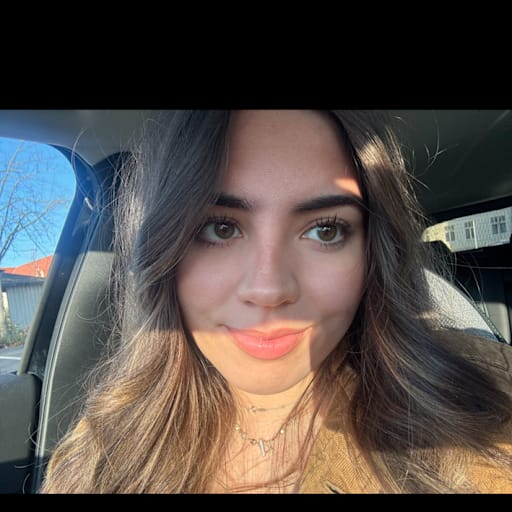 Profile image for pet sitter Valerie