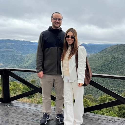 Profile image for pet sitters Bruna & Ítalo