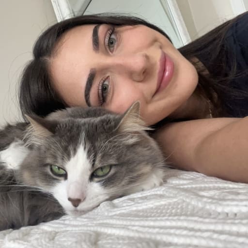 Profile image for pet sitter Nour