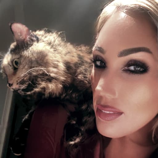 Profile image for pet sitter Jodi