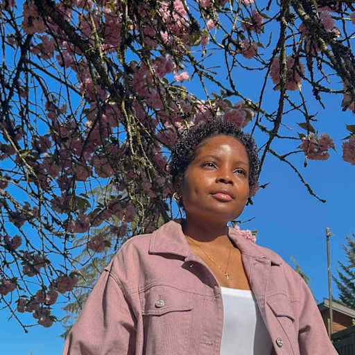 Profile image for pet sitter Nyobi