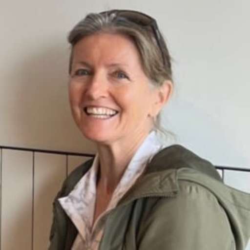 Profile image for pet sitter Darlene