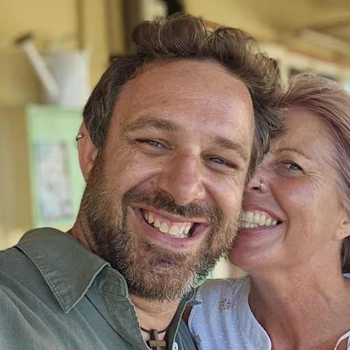 Profile image for pet sitters Matt & Linda