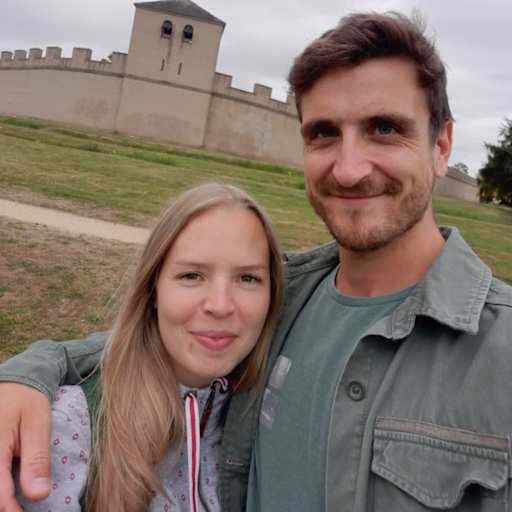 Profile image for pet sitters Jasmin & Ramon