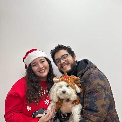 Profile image for pet sitters Marcela & Lucas 