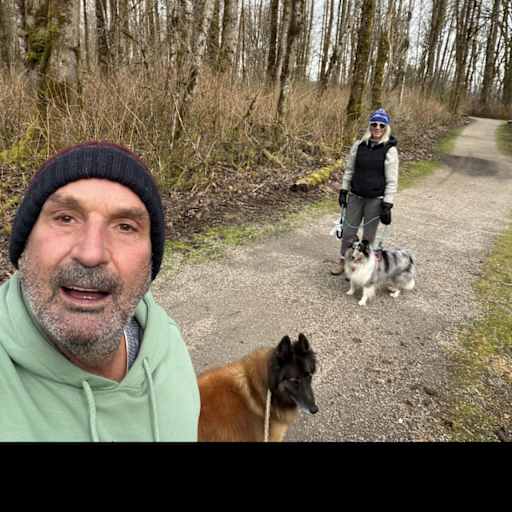 Profile image for pet sitters Steve & Susan