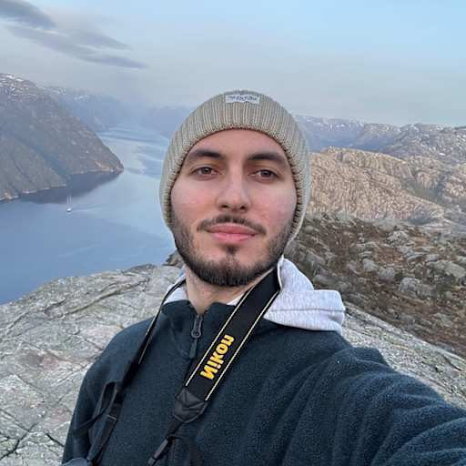 Profile image for pet sitter Enes