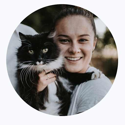 Profile image for pet sitter Julia