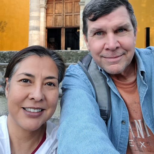 Profile image for pet sitters FLOR DE LIS & James 