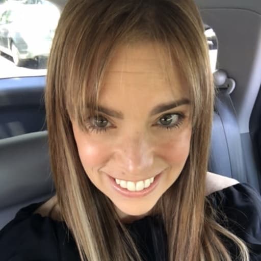 Profile image for pet sitter Lisa