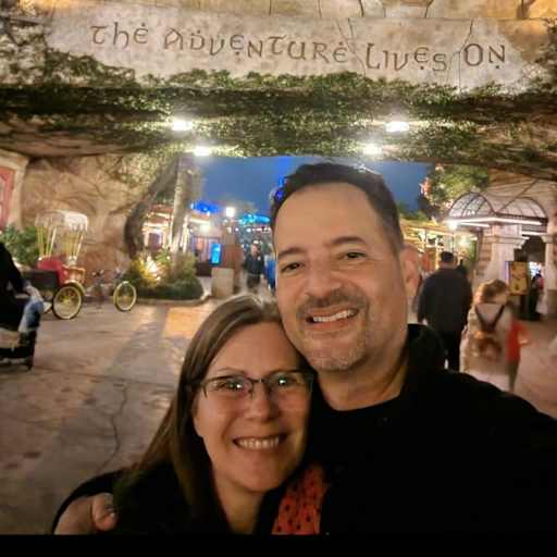 Profile image for pet sitters Victor & Andrea