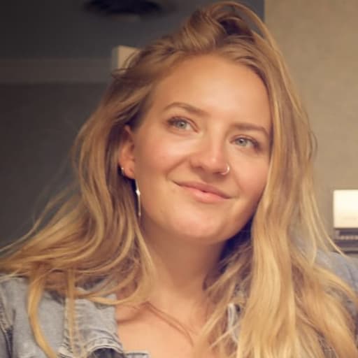 Profile image for pet sitter Fiona