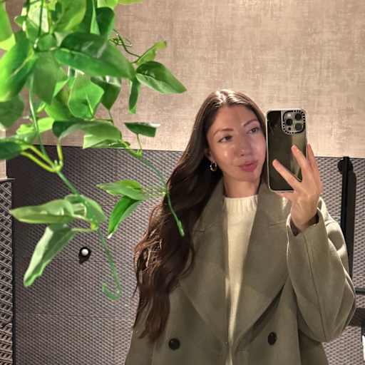 Profile image for pet sitter Summer