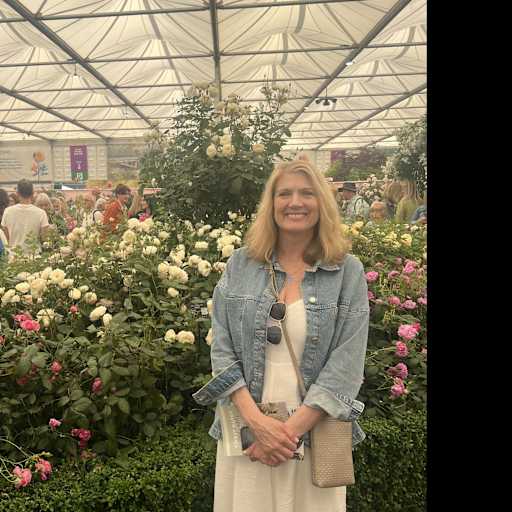 Profile image for pet sitter Mary Eileen