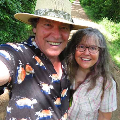 Profile image for pet sitters Diana & Ron