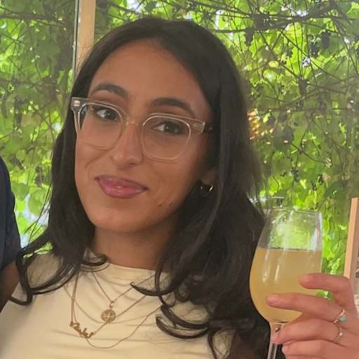 Profile image for pet sitter Lolita