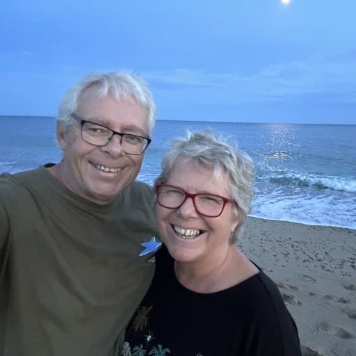 Profile image for pet sitters Rachel & Andrew 