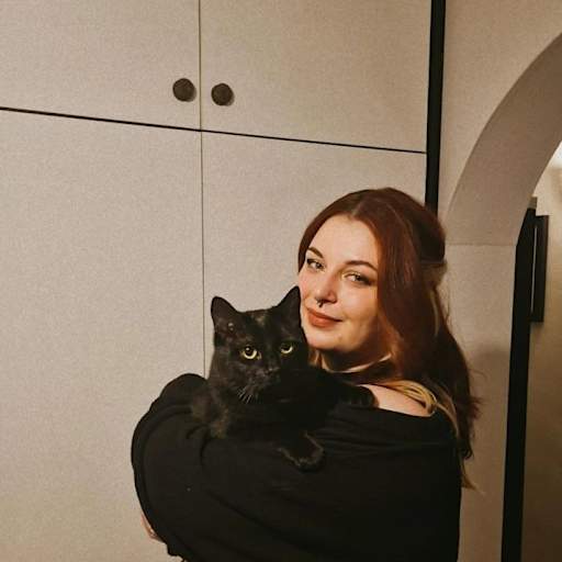 Profile image for pet sitter Vivian