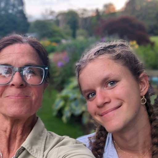 Profile image for pet sitter Kari L