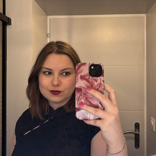 Profile image for pet sitter lea