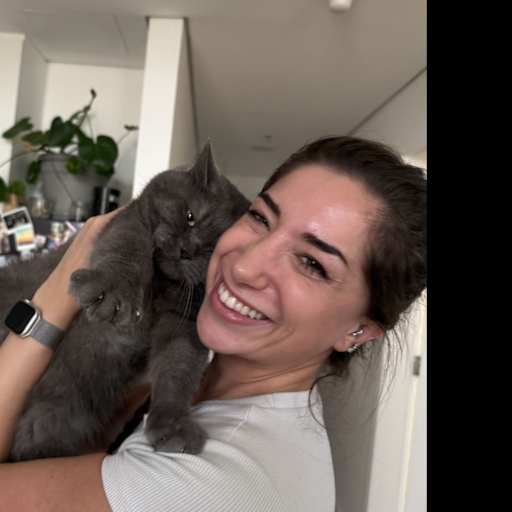 Profile image for pet sitter Naomi
