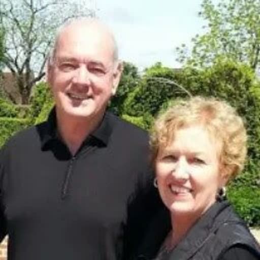 Profile image for pet sitters Liz & Jim