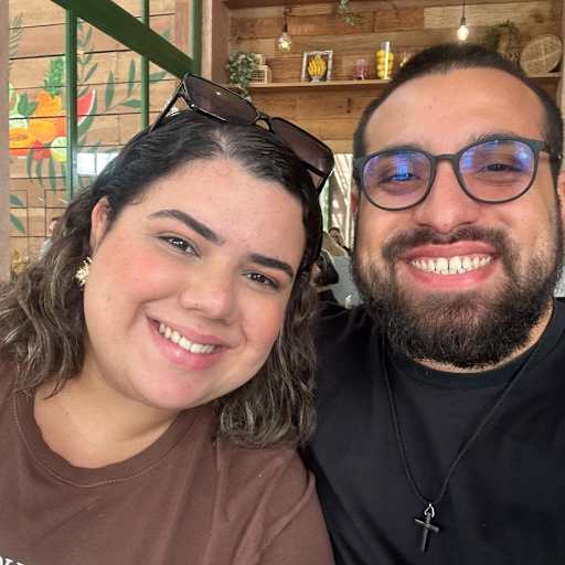 Profile image for pet sitters Helena & Kleyton