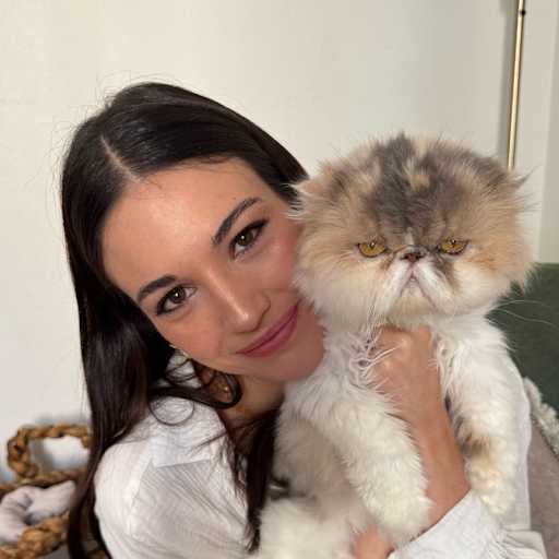 Profile image for pet sitter Lena