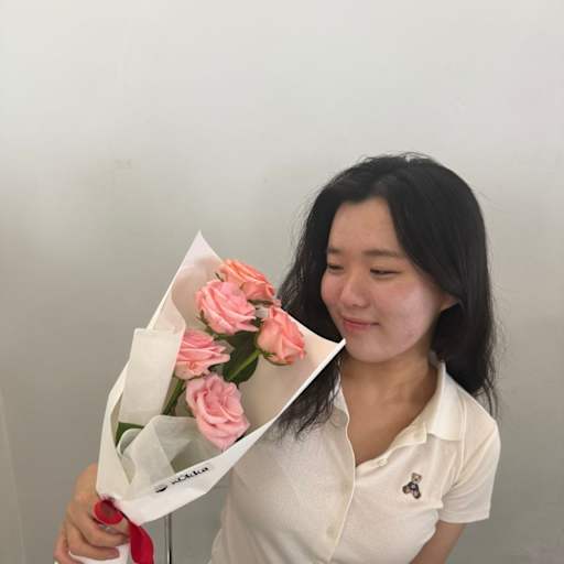 Profile image for pet sitter Hyojin