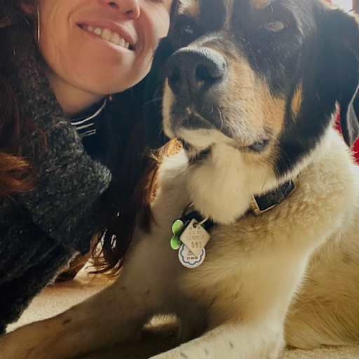 Profile image for pet sitter Leslie