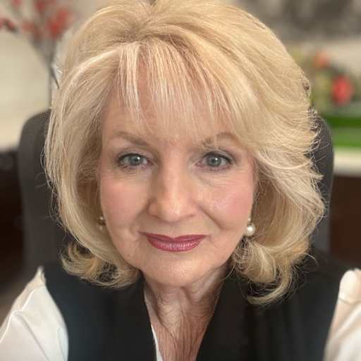 Profile image for pet sitter Lori