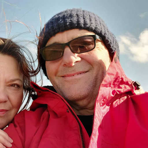 Profile image for pet sitters Sarah & Lee