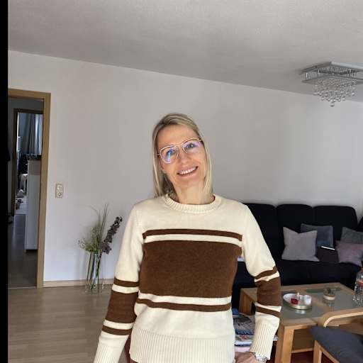 Profile image for pet sitter Claudia