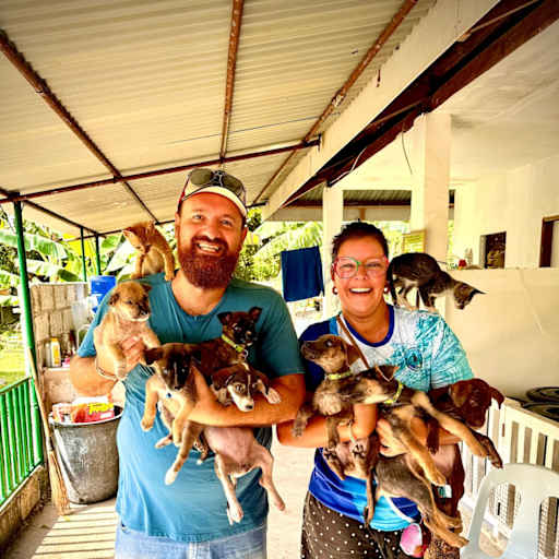 Profile image for pet sitters Thiago & Ildemara (mara)