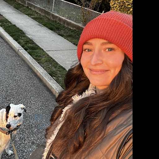 Profile image for pet sitter Lauren