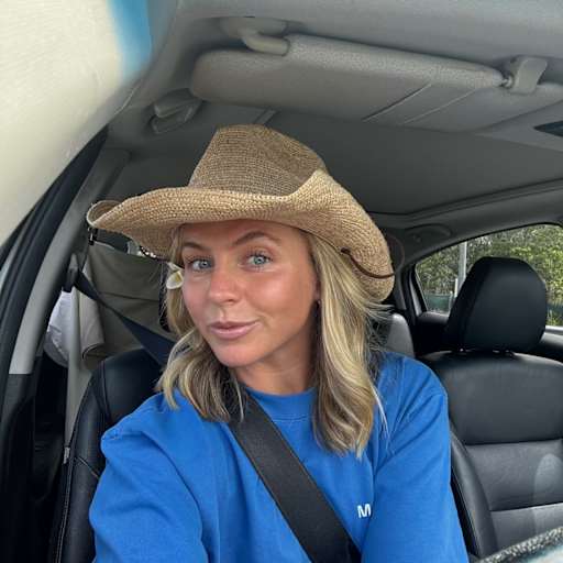 Profile image for pet sitter Robyn