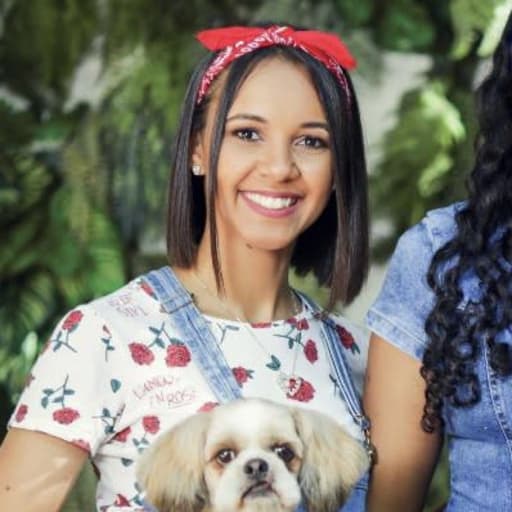 Profile image for pet sitters Giane & Henrique 