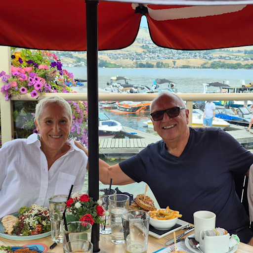 Profile image for pet sitters Louise Edith & Joseph