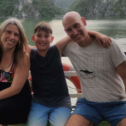 Profile image for pet sitters Aya & Ron