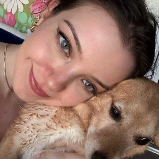 Profile image for pet sitter Sierra
