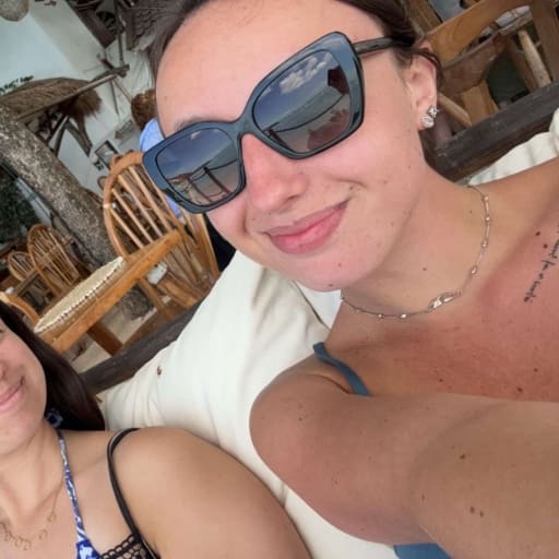 Profile image for pet sitters Aurélie & Jade